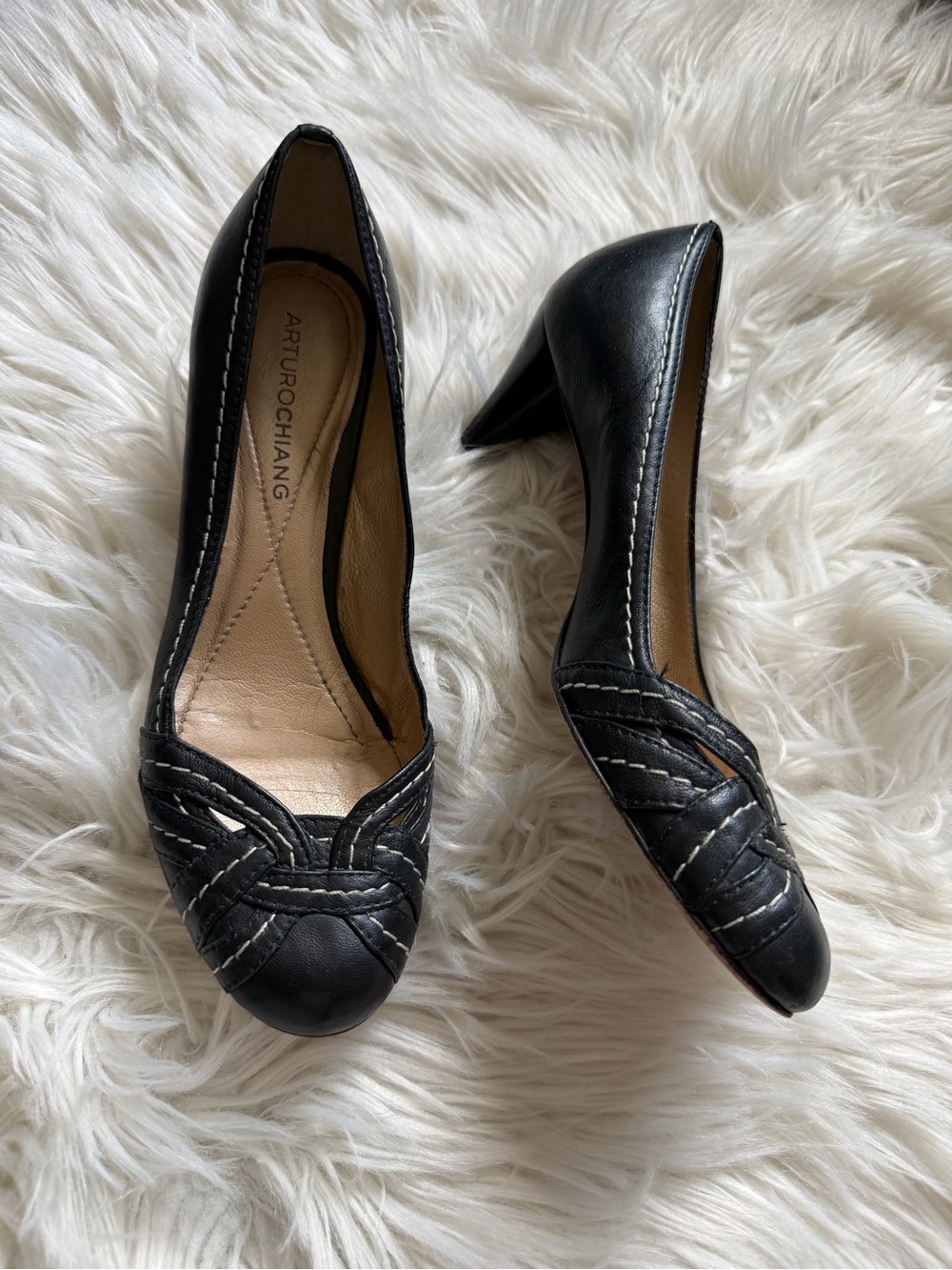 Arturo Chiang leather pumps